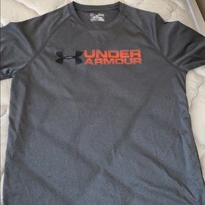 Under Armour tshirt